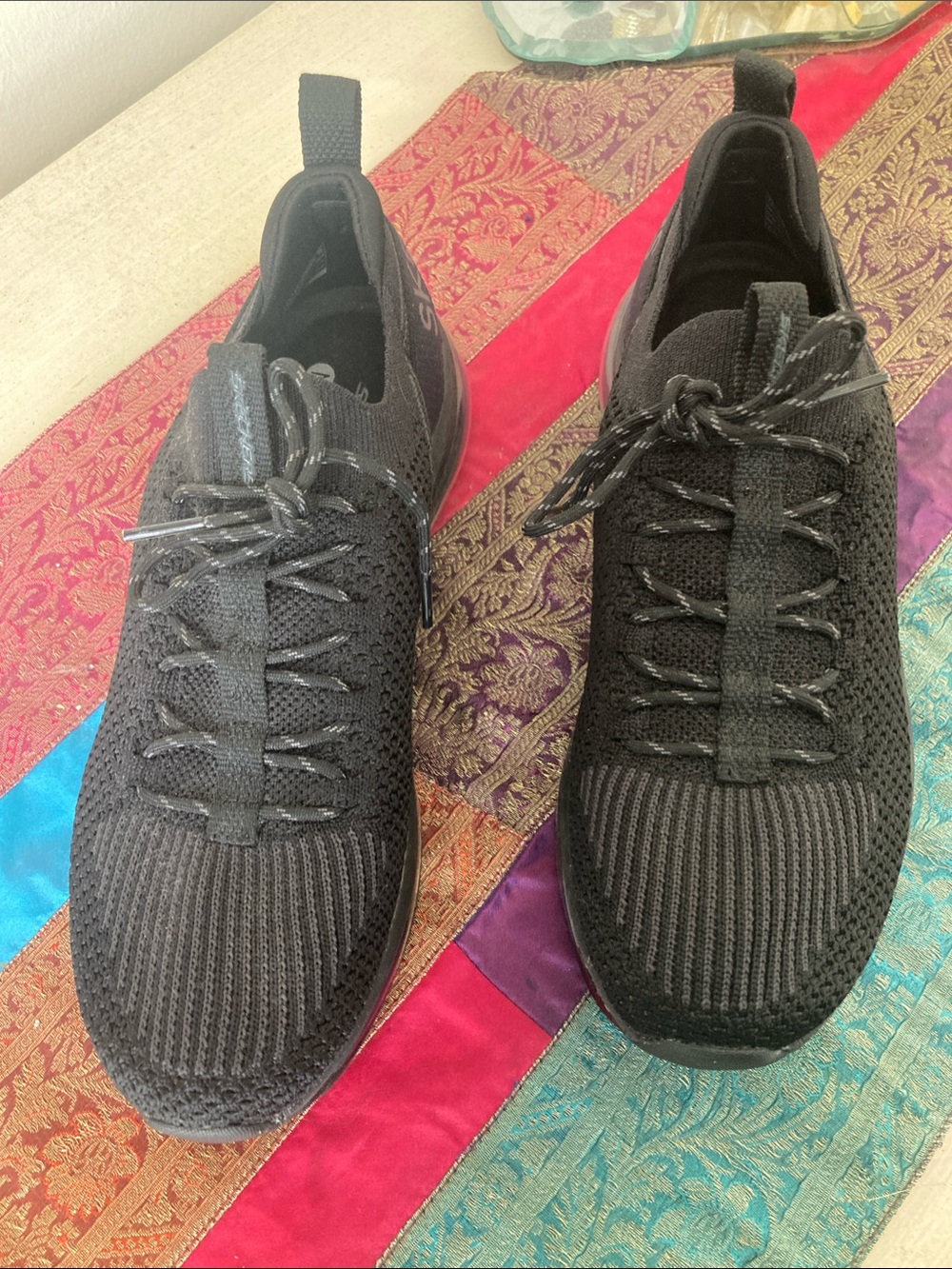 Women’s Skechers Black Knit Athletic Sneakers Air-Cool Memory Foam 7.5 M